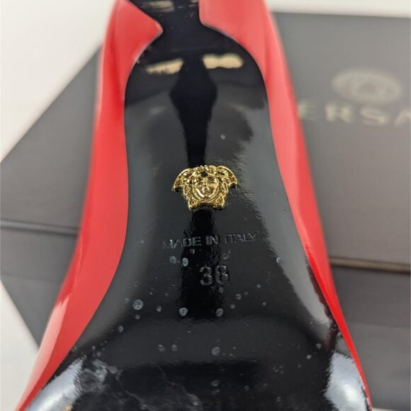 Used with tags Versace Red Medusa Pumps Size 38 Size 8 - Picture 6 of 8